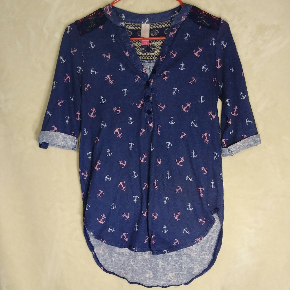 Blue quarter sleeved shirt with pink and white anc